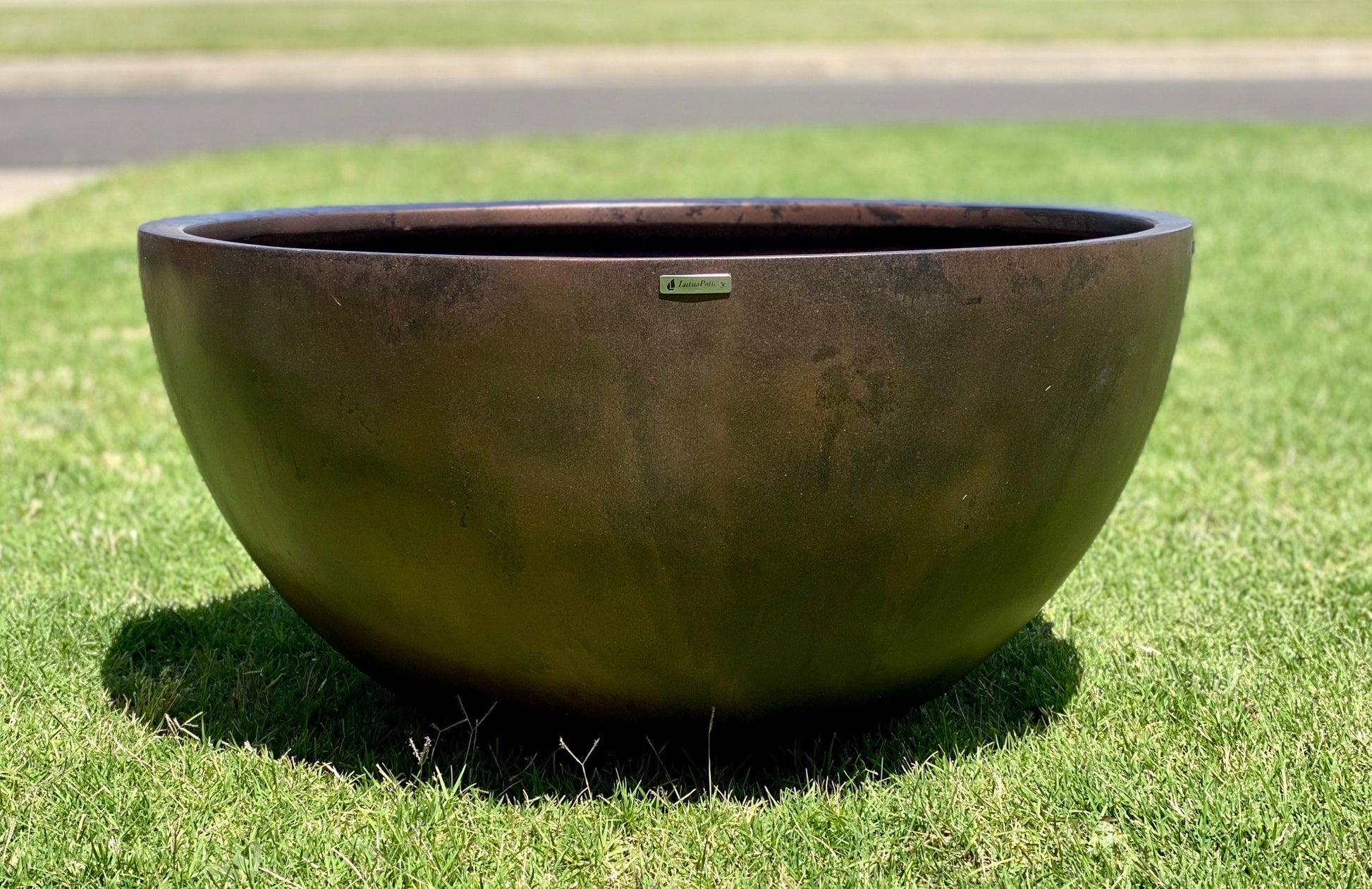 Rusty Fiberglass Garden Planter, Round Bowl, Home Decor (22-31 Inches)