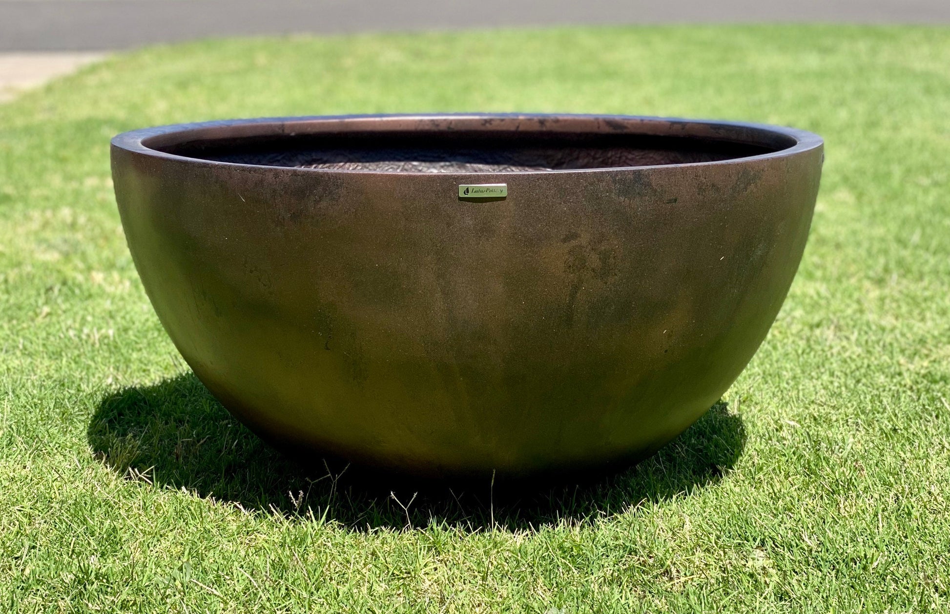 Rusty Fiberglass Garden Planter, Round Bowl, Home Decor (22-31 Inches)