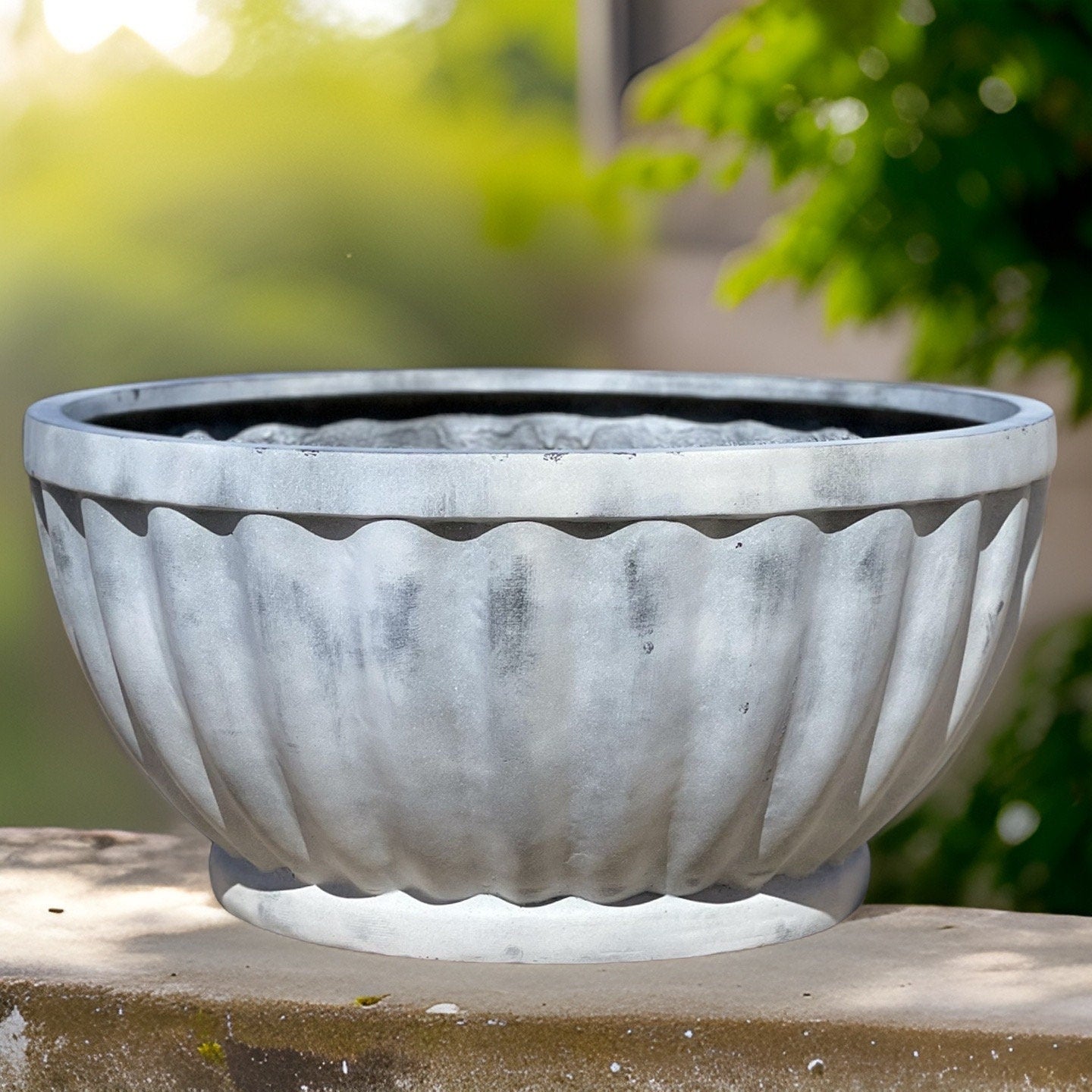 Antique White Fiberglass Garden Planter: Vintage Farm Style Pond (22-28 Inches)