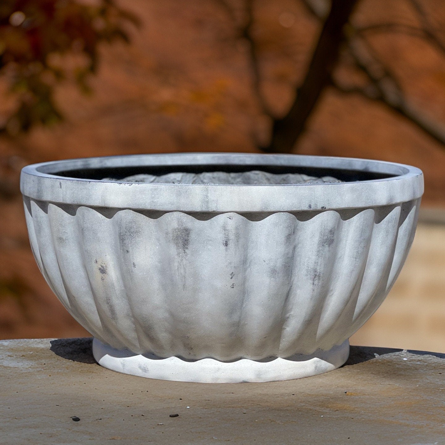 Antique White Fiberglass Garden Planter: Vintage Farm Style Pond (22-28 Inches)