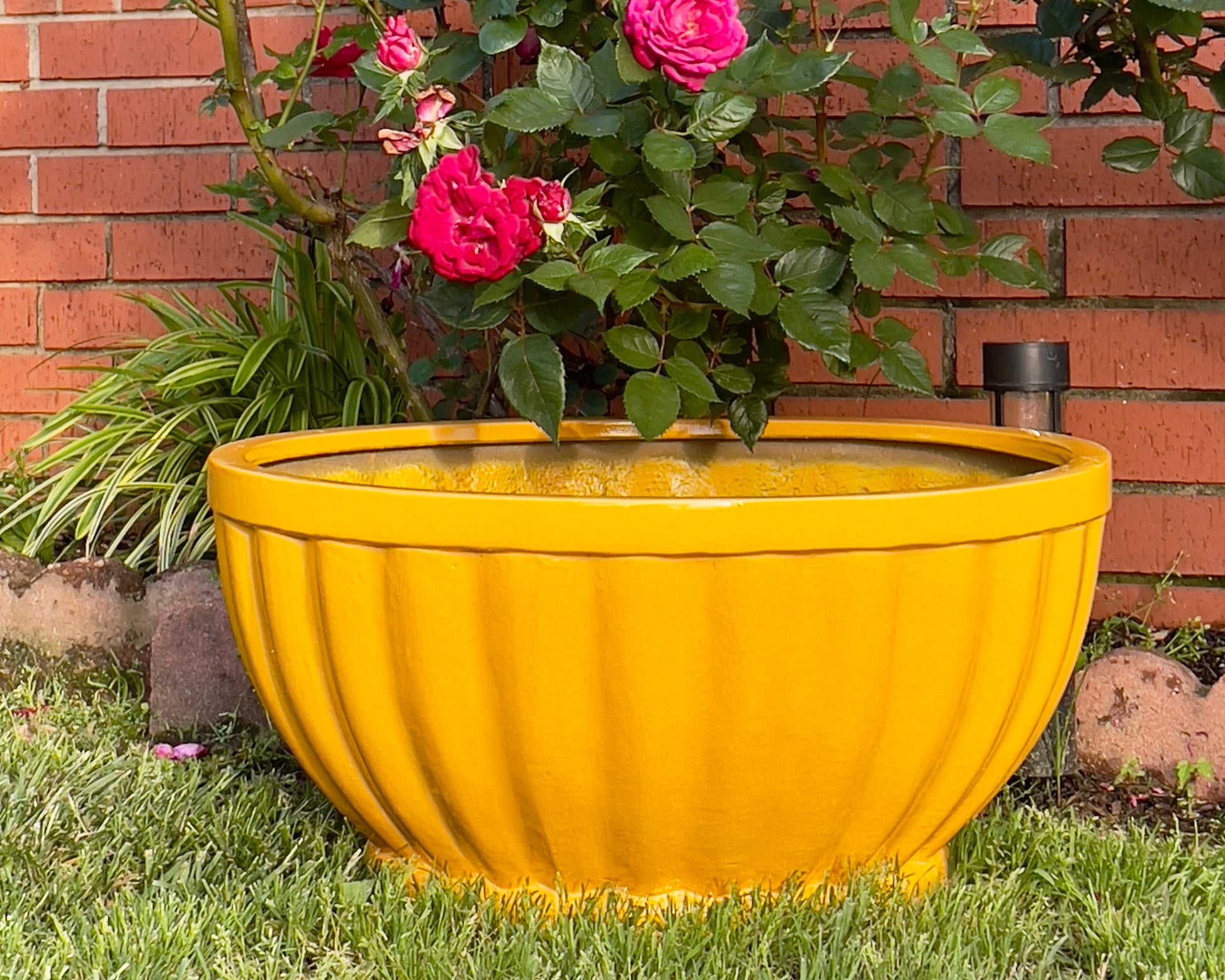 Glossy Yellow Fiberglass Planter: Modern Round Bowl, 22-28 Inches