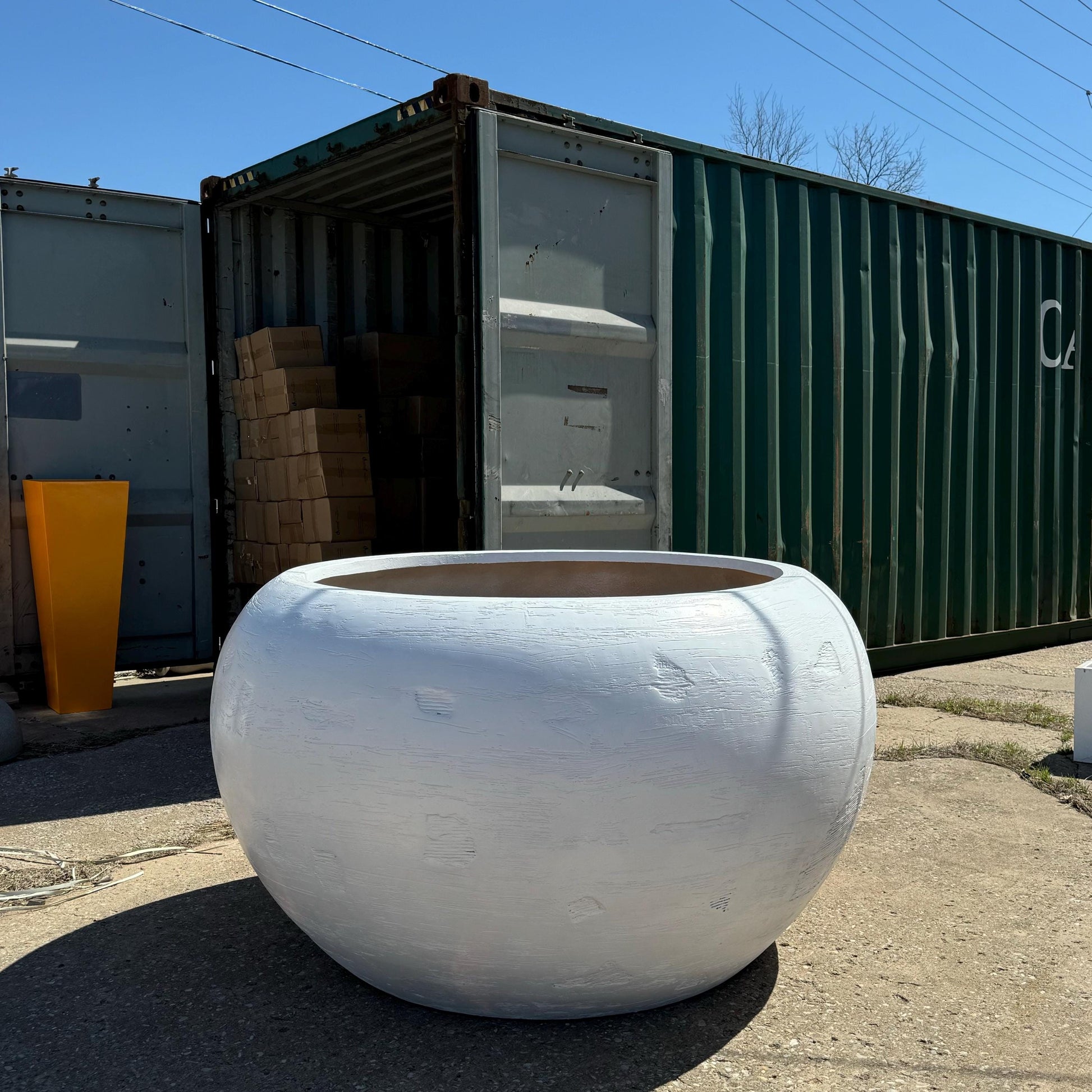 XXXL Fiberglass Planter Pot: 68-Inch Round, Unique Texture