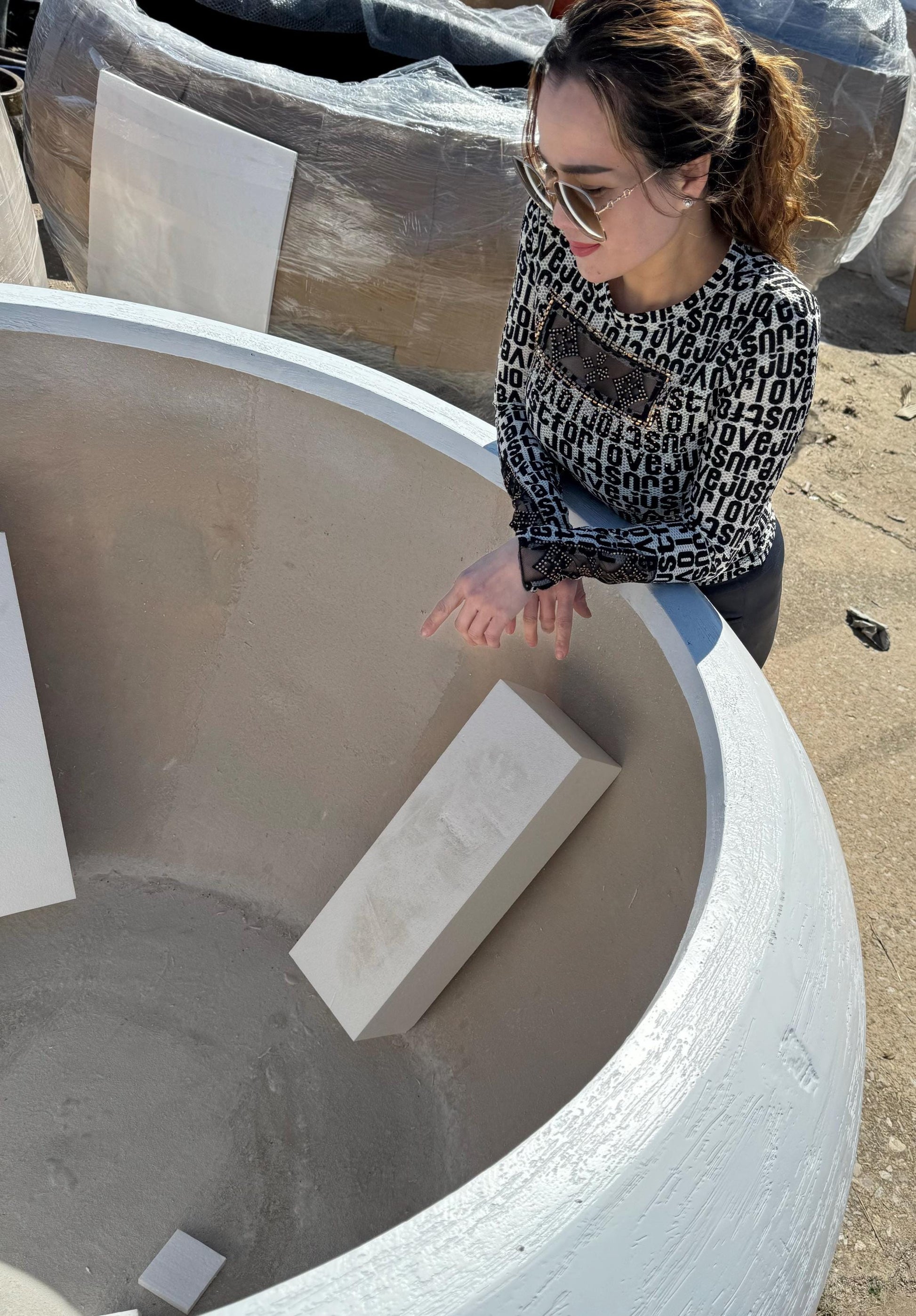 XXXL Fiberglass Planter Pot: 68-Inch Round, Unique Texture