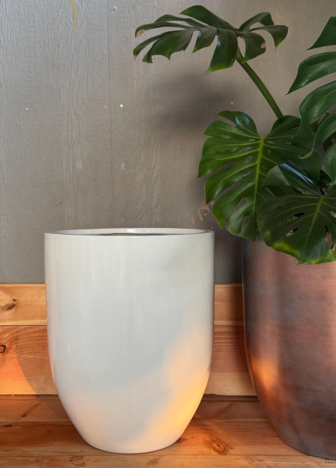 Glossy White Fiberglass Planter: Modern Round Garden Pot (18-27 Inches Tall)