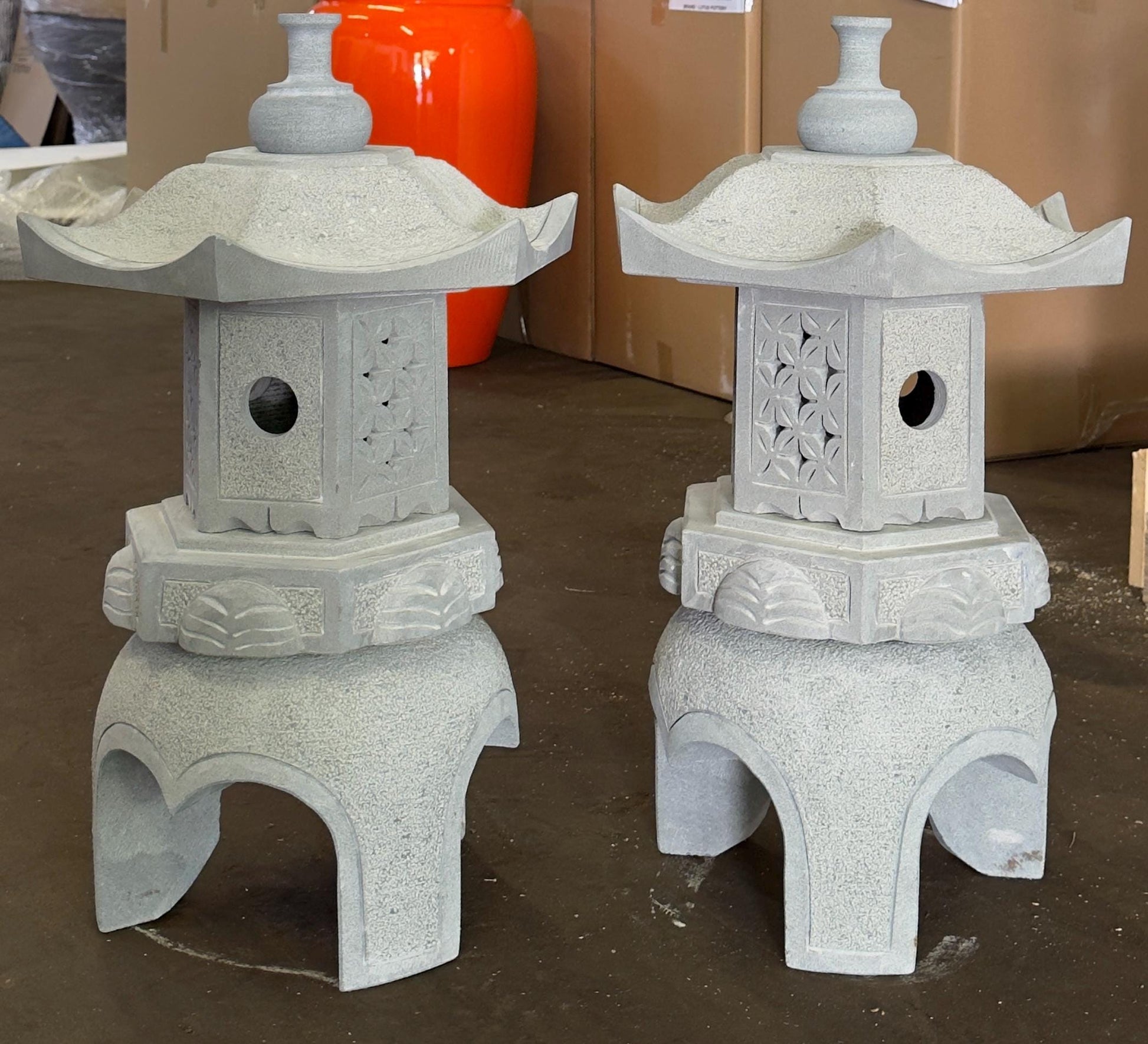 22.5 Inches Tall Hand-Carved Natural Granite Japanese Lantern, Outdoor Garden Decoration