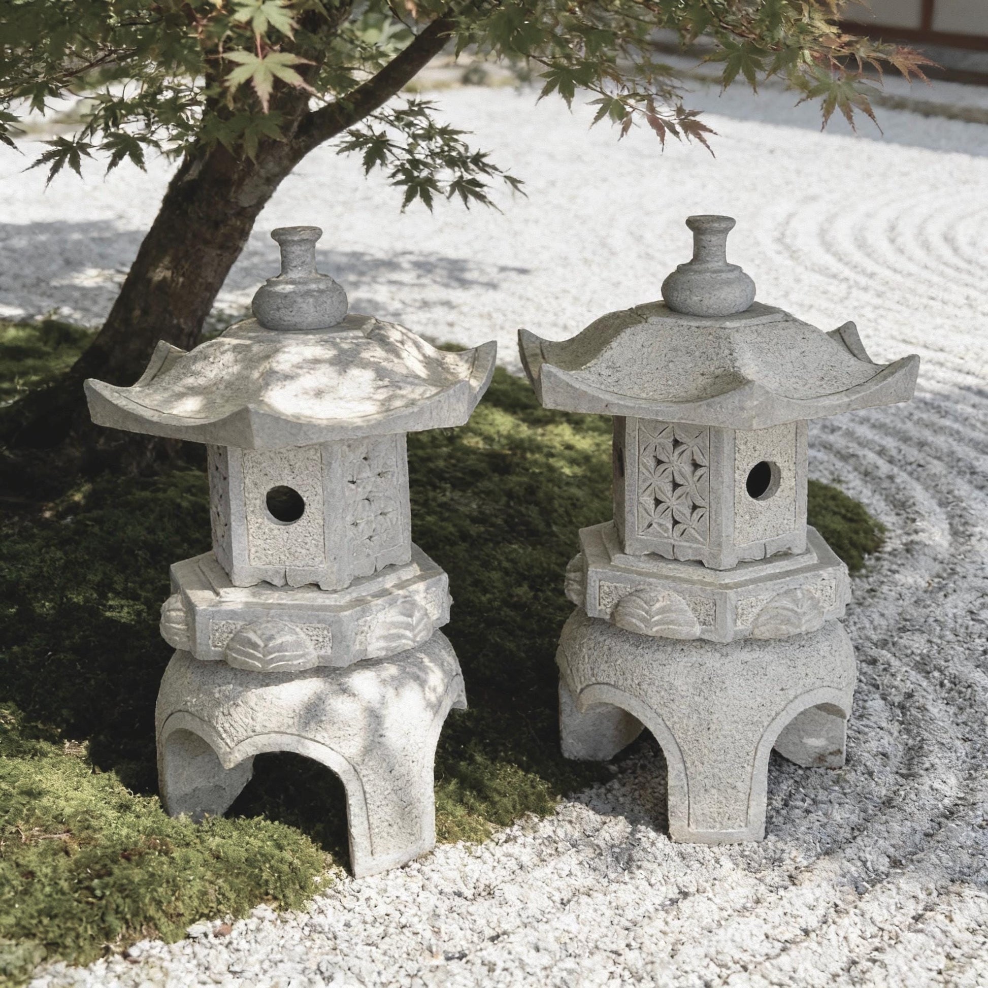 22.5 Inches Tall Hand-Carved Natural Granite Japanese Lantern, Outdoor Garden Decoration