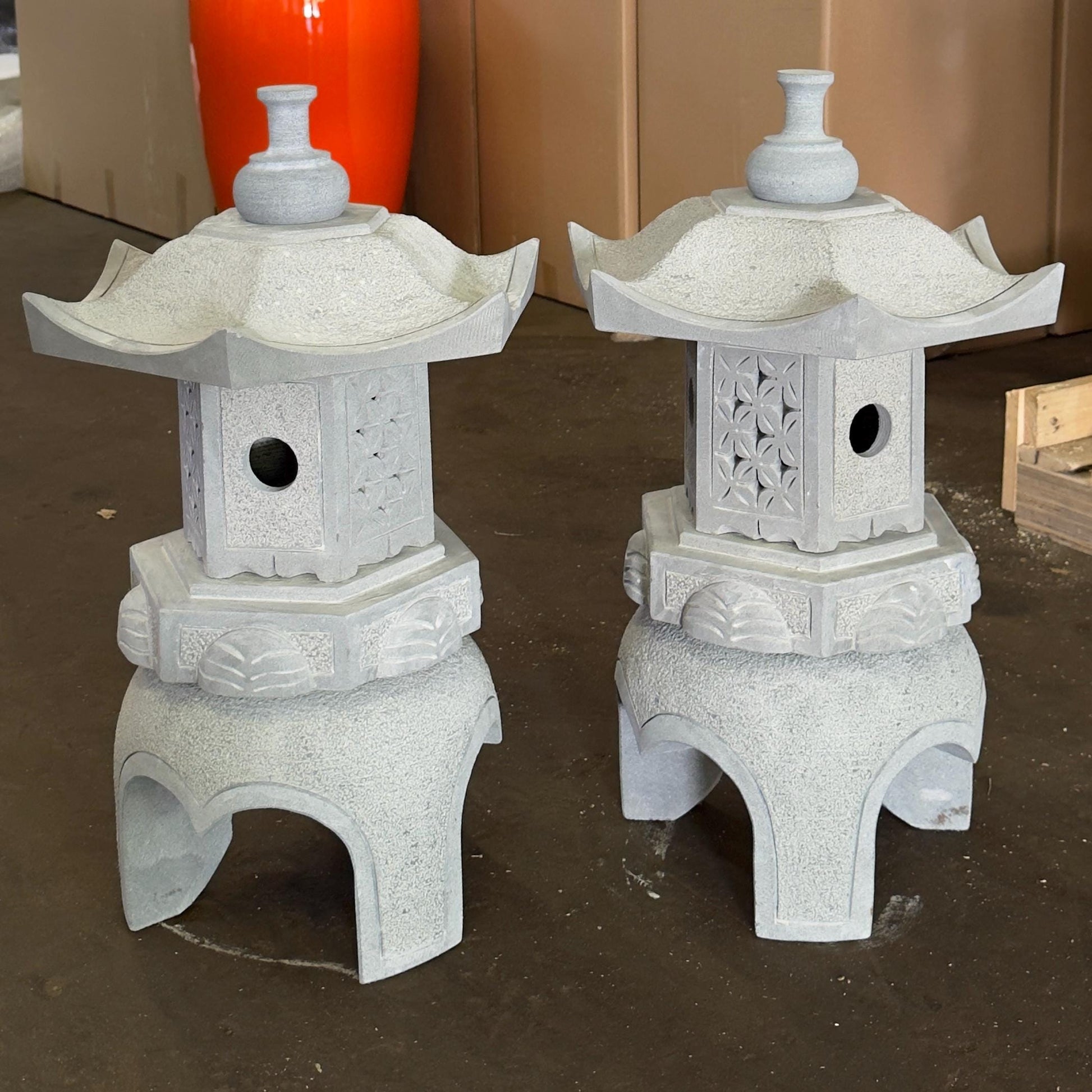 22.5 Inches Tall Hand-Carved Natural Granite Japanese Lantern, Outdoor Garden Decoration