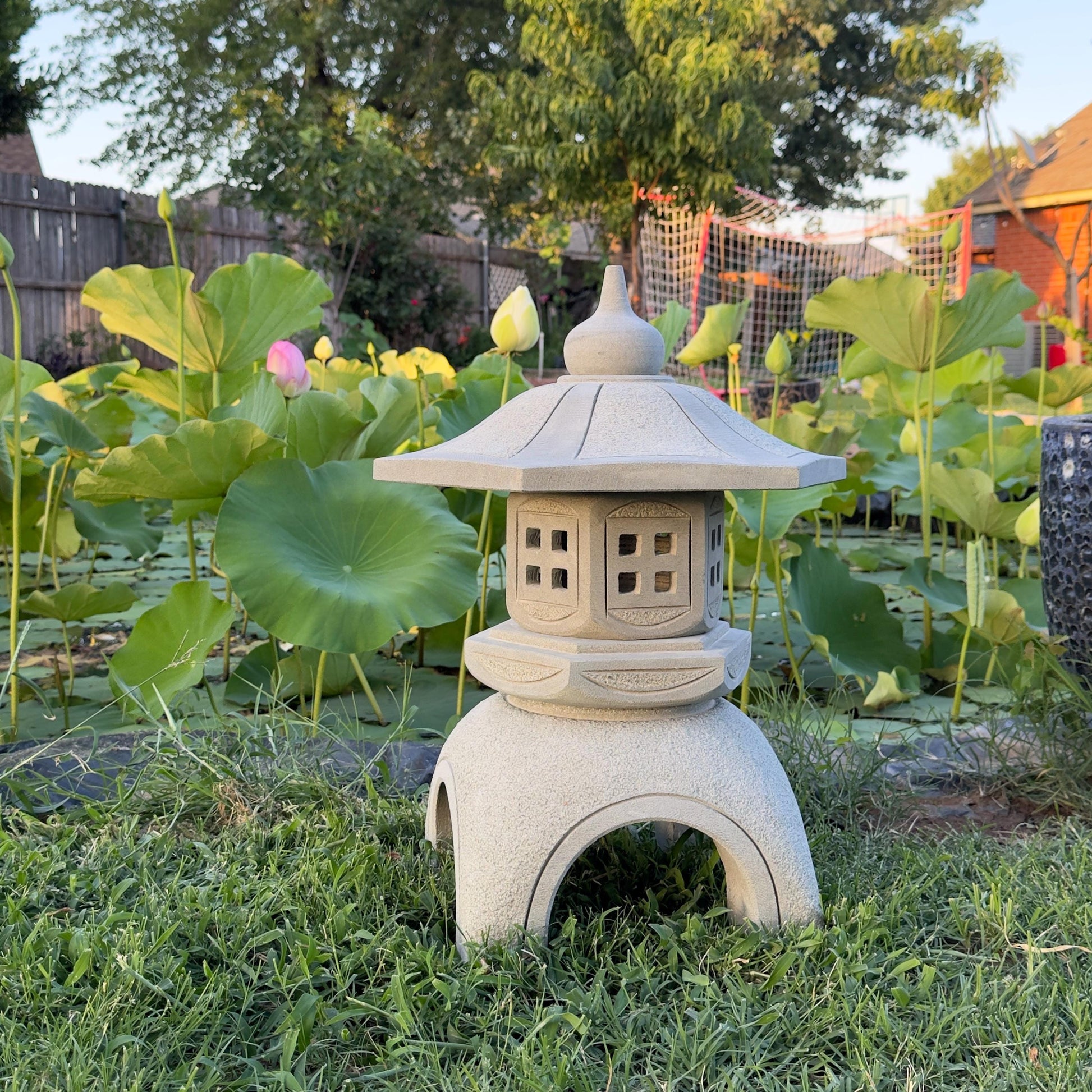 20 Inches Tall Hand-Carved Natural Granite Japanese Lantern, Outdoor Garden Decoration
