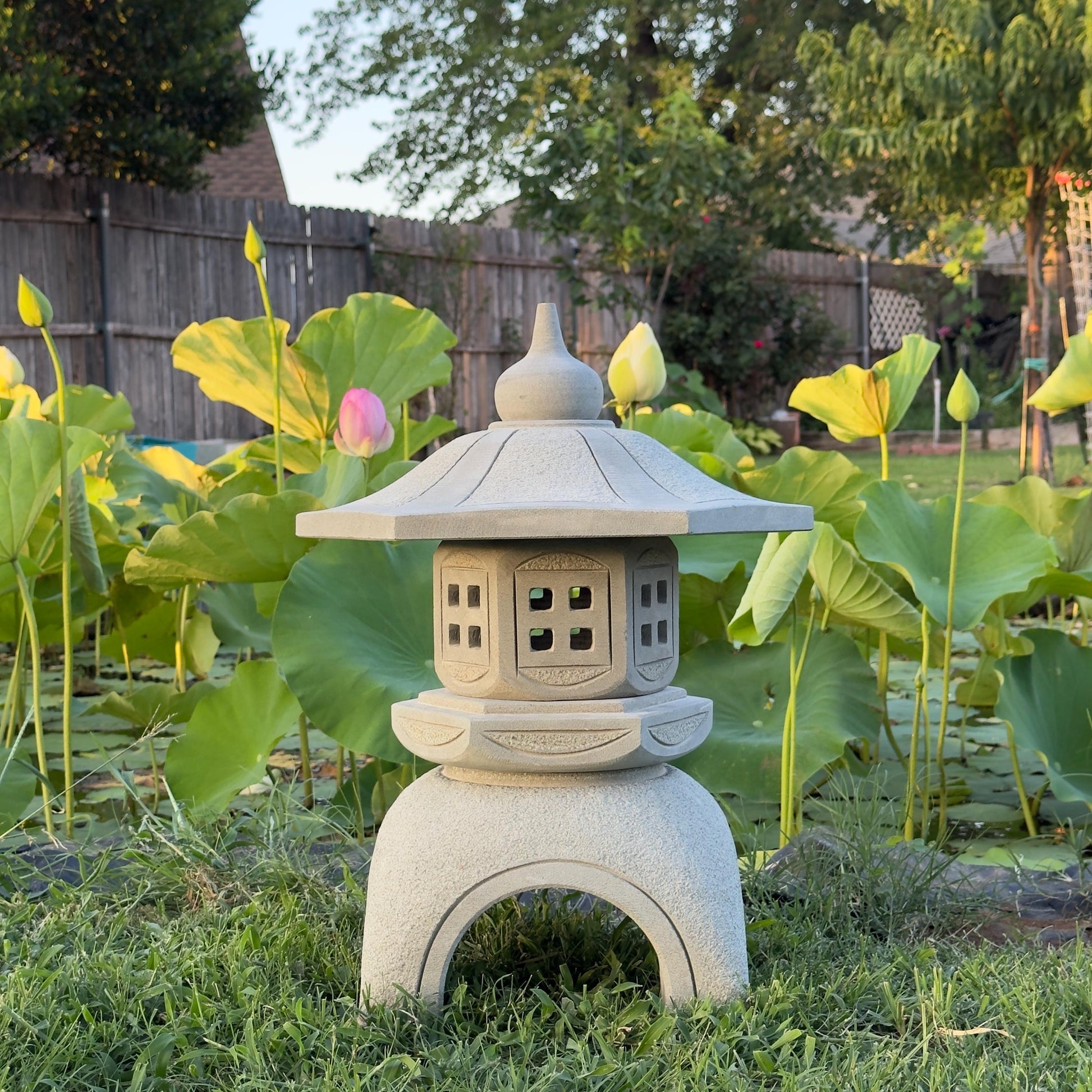 20 Inches Tall Hand-Carved Natural Granite Japanese Lantern, Outdoor Garden Decoration