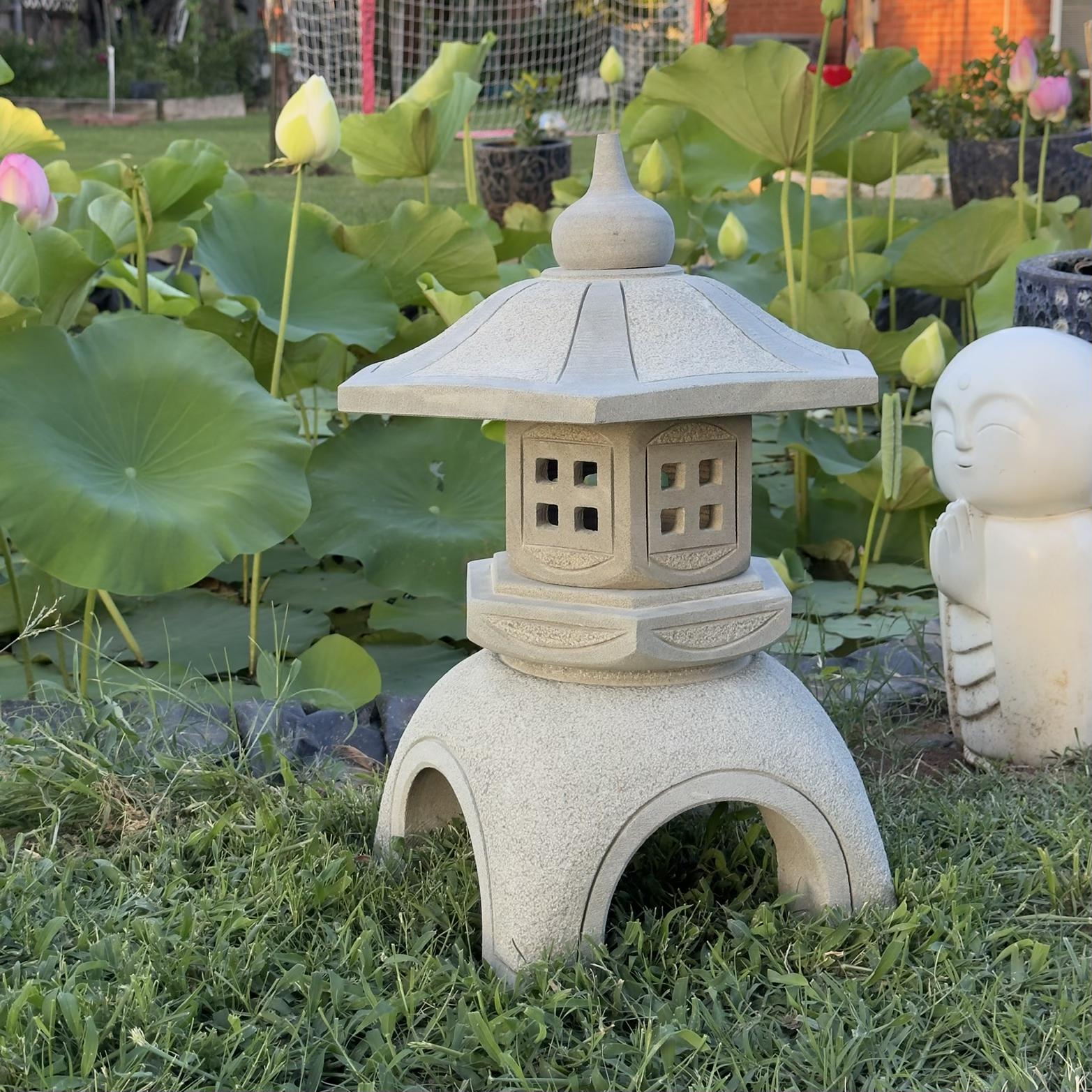 20 Inches Tall Hand-Carved Natural Granite Japanese Lantern, Outdoor Garden Decoration