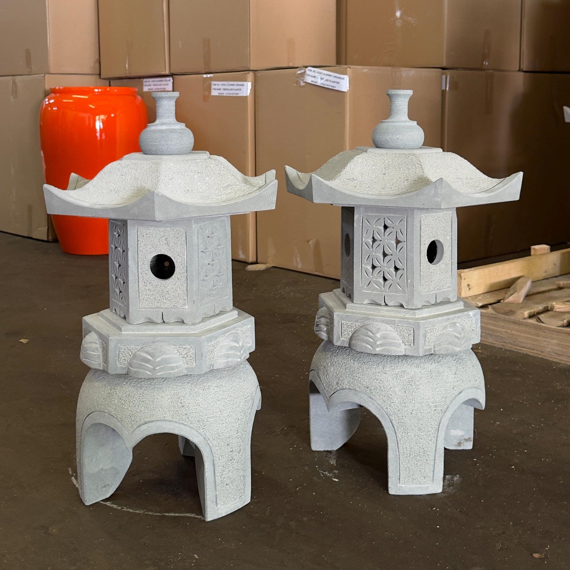 22.5 Inches Tall Hand-Carved Natural Granite Japanese Lantern, Outdoor Garden Decoration